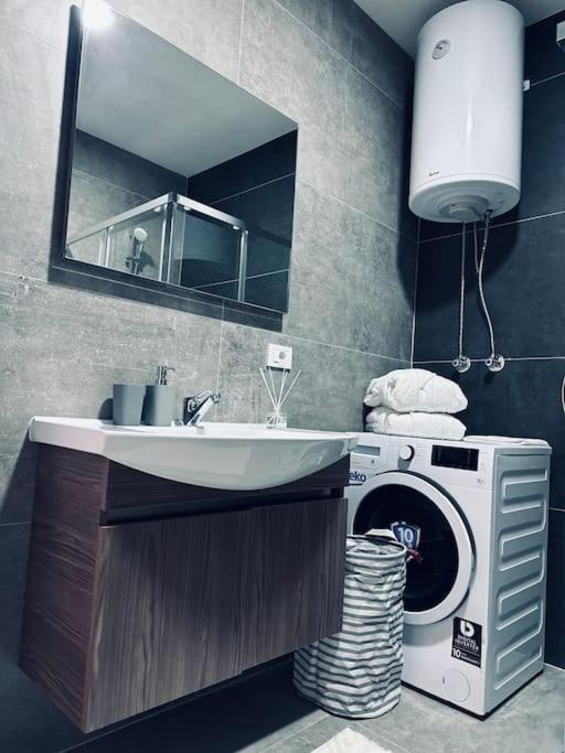 Priam Apartment プリシュティナ エクステリア 写真