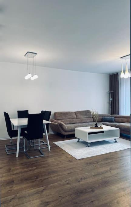 Priam Apartment プリシュティナ エクステリア 写真