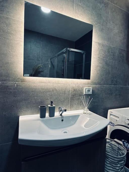 Priam Apartment プリシュティナ エクステリア 写真