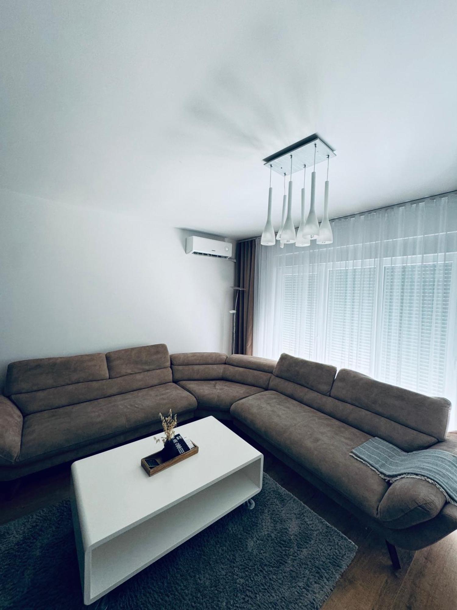 Priam Apartment プリシュティナ エクステリア 写真